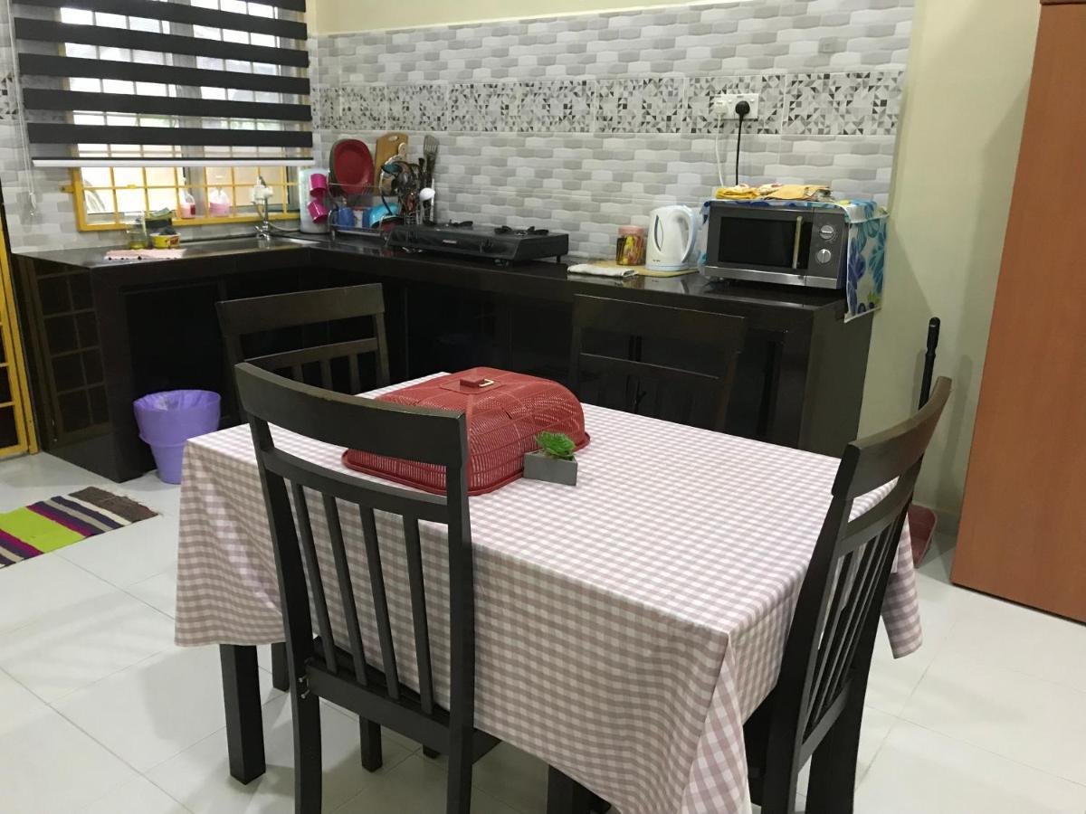 Homestay Talina Kuala Terengganu Exteriör bild